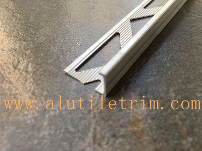 Straight edge aluminum tile trim
