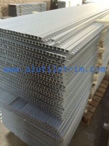 Matt silver aluminum tile trim