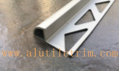 Matt silver aluminum round edge tile trim