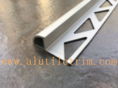 Matt silver aluminum round edge tile trim