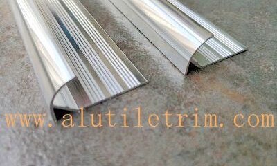 Round aluminum tile trim