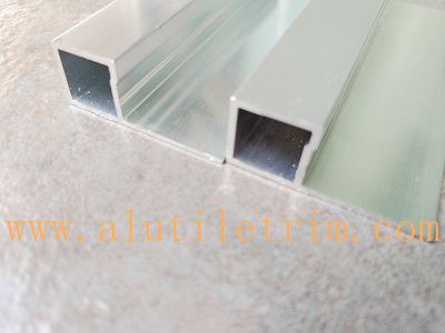 Aluminum tile trim square edge close type